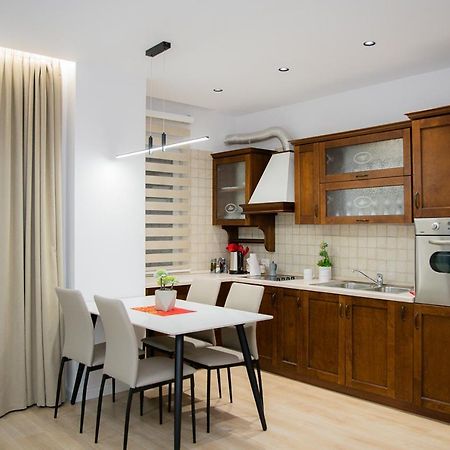 Bella Tirana Apartments Bagian luar foto