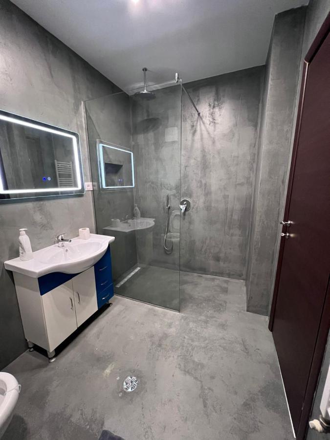 Bella Tirana Apartments Bagian luar foto