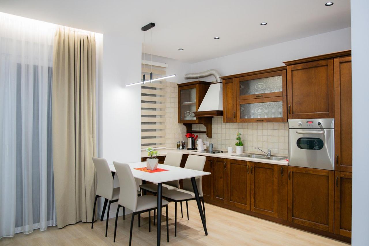 Bella Tirana Apartments Bagian luar foto